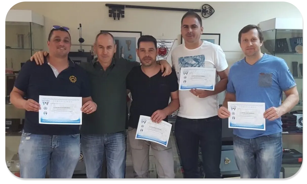 Наша команда сертификат Lock Master